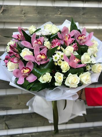 Букет цветов из: Розы и Хризантемы в Камешково