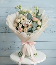 Букет цветов из:  Розы и Лизиантусы в Камешково