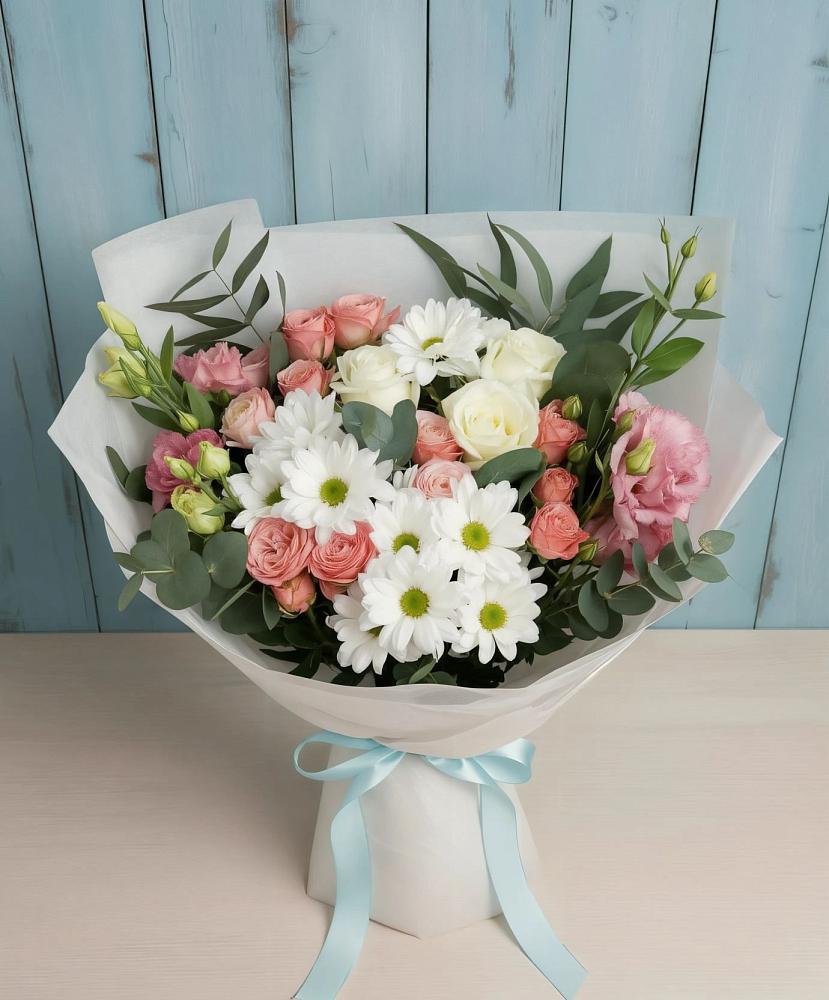 Букет цветов из: Розы, Лизиантусы и Хризантемы в Камешково