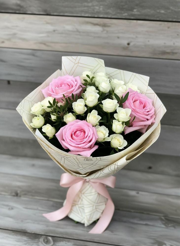 Букет цветов из: Розы в Камешково