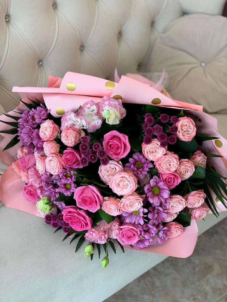 Букет цветов из: Хризантемы, Розы и Лизиантусы в Камешково