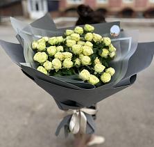 Букет Белые кустовые розы Солинеро в Камешково