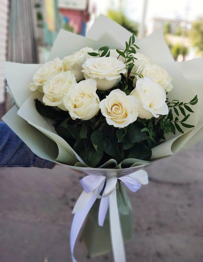 Букет Белые розы Проуд в Камешково