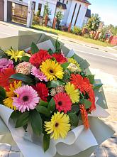 Букет цветов из:  Герберы #REPLACE_PRED# Камешково