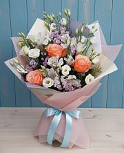 Букет цветов из:  Лизиантусы, Розы, Альстромерии и Гипсофила в Камешково