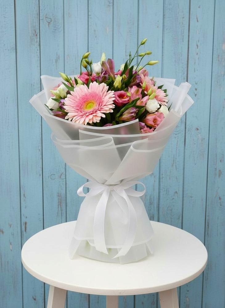 Букет цветов из: Герберы, Альстромерии и Лизиантусы в Камешково