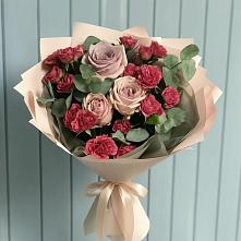 Букет цветов из:  Гвоздики и Розы в Камешково