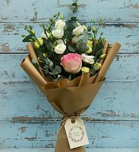 Букет цветов из:  Розы и Лизиантусы в Камешково