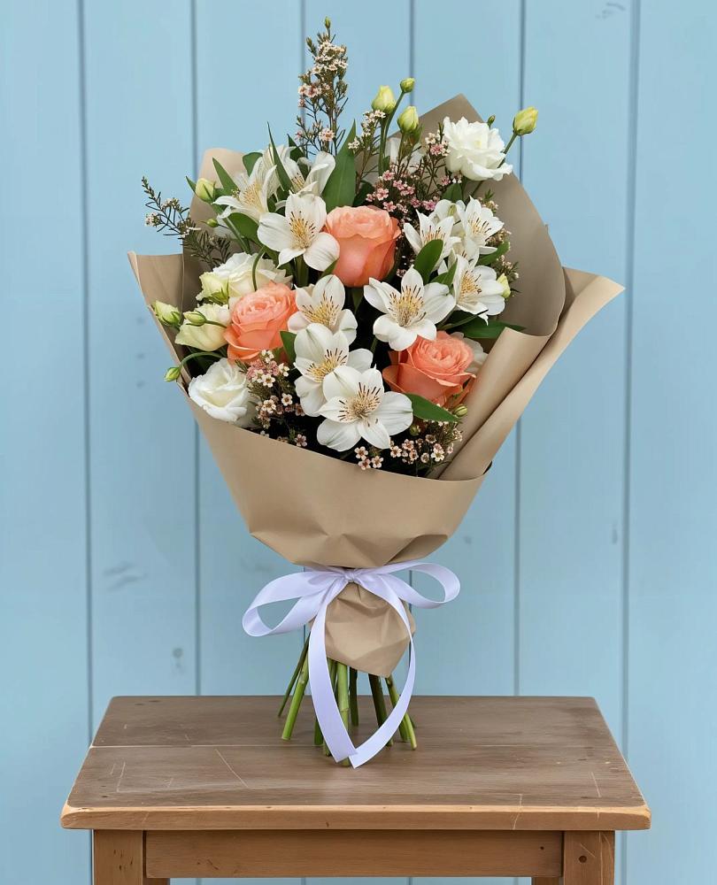 Букет цветов из: Альстромерии, Лизиантусы, Розы и Хризантемы в Камешково