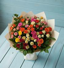 Букет Микс из разноцветных кустовых роз в Камешково