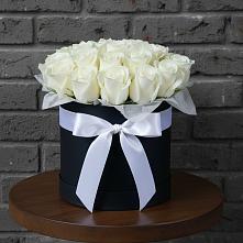 Цветочная композиция из Розы в шляпной коробке в Камешково